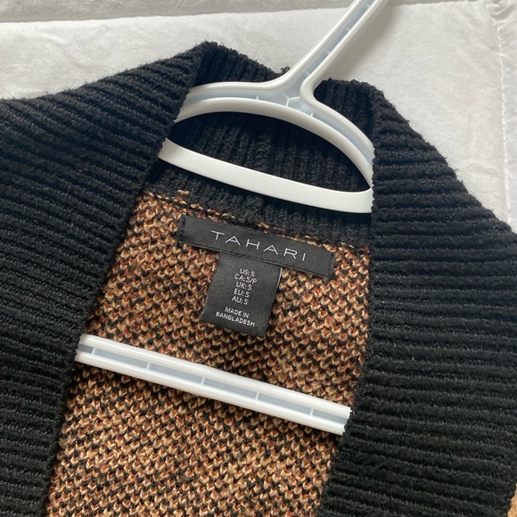 New without tags. TAHARI Cardigan - Picture 2 of 3